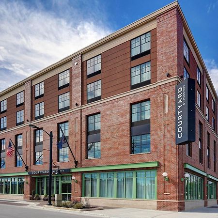 Courtyard By Marriott Manhattan Aggieville Extérieur photo