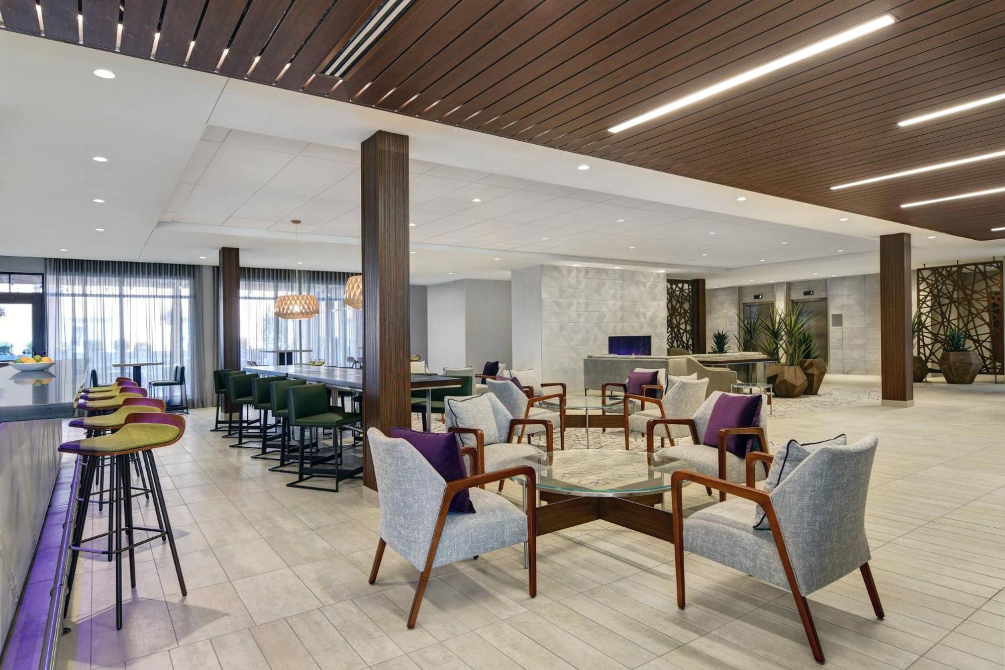 Courtyard By Marriott Manhattan Aggieville Extérieur photo