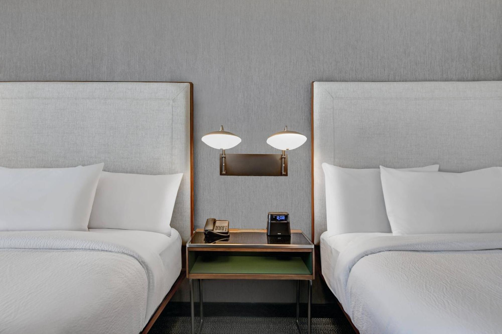 Courtyard By Marriott Manhattan Aggieville Extérieur photo
