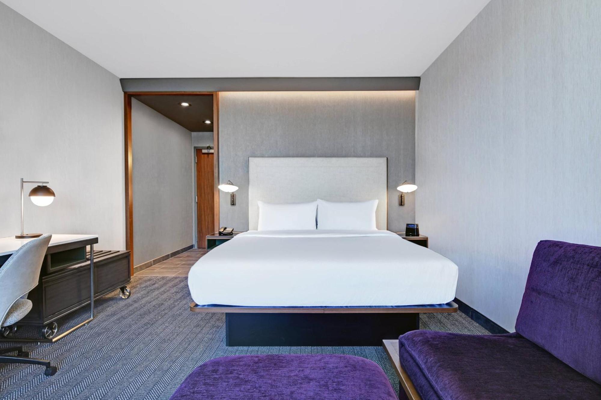 Courtyard By Marriott Manhattan Aggieville Extérieur photo